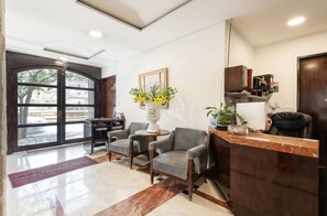 Reception - Suites Melchor Ocampo (Mexico City)