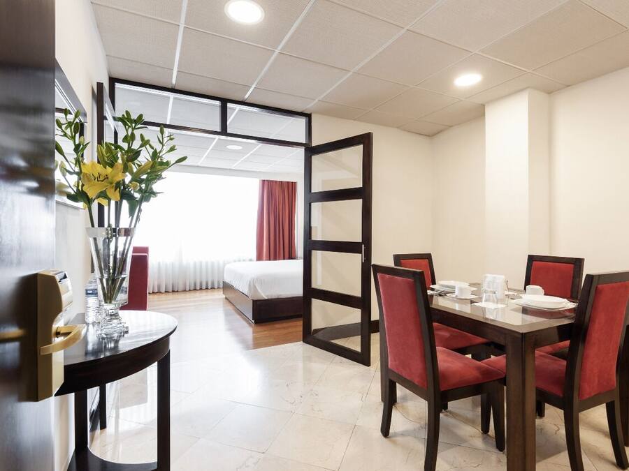 Master Suite | In-room safe, blackout drapes, iron/ironing board, free WiFi