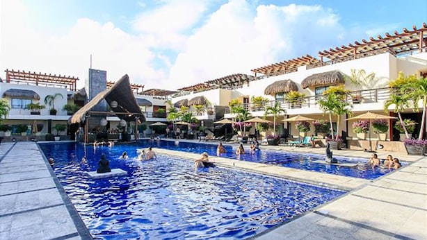 Kolam renang outdoor