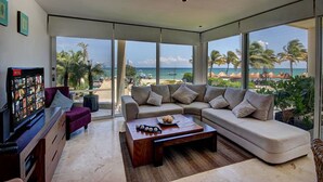 Unclassified image, 2 of 60, button - Elements 122 by Tripintravel (Playa del Carmen)