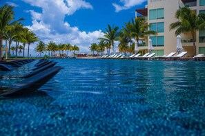 Outdoor pool - Elements 123 by Tripintravel (Playa del Carmen)