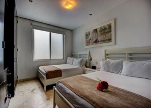 Condo | 2 bedrooms, free WiFi, bed sheets