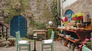 Petit déjeuner continental compris tous les jours