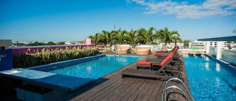 حمّام سباحة خارجي