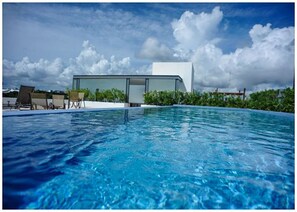 Outdoor pool - Infinito 21 PH & Jacuzzi by Tripintravel (Playa del Carmen)