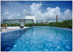 Outdoor pool - Infinito 04 by Tripintravel (Playa del Carmen)