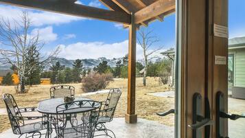 House, 3 Bedrooms | Outdoor dining