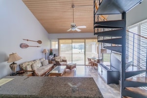 Condo, 1 Bedroom | Interior