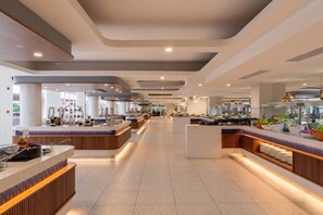 Dining - Pine Bay holiday resort (Kusadasi)