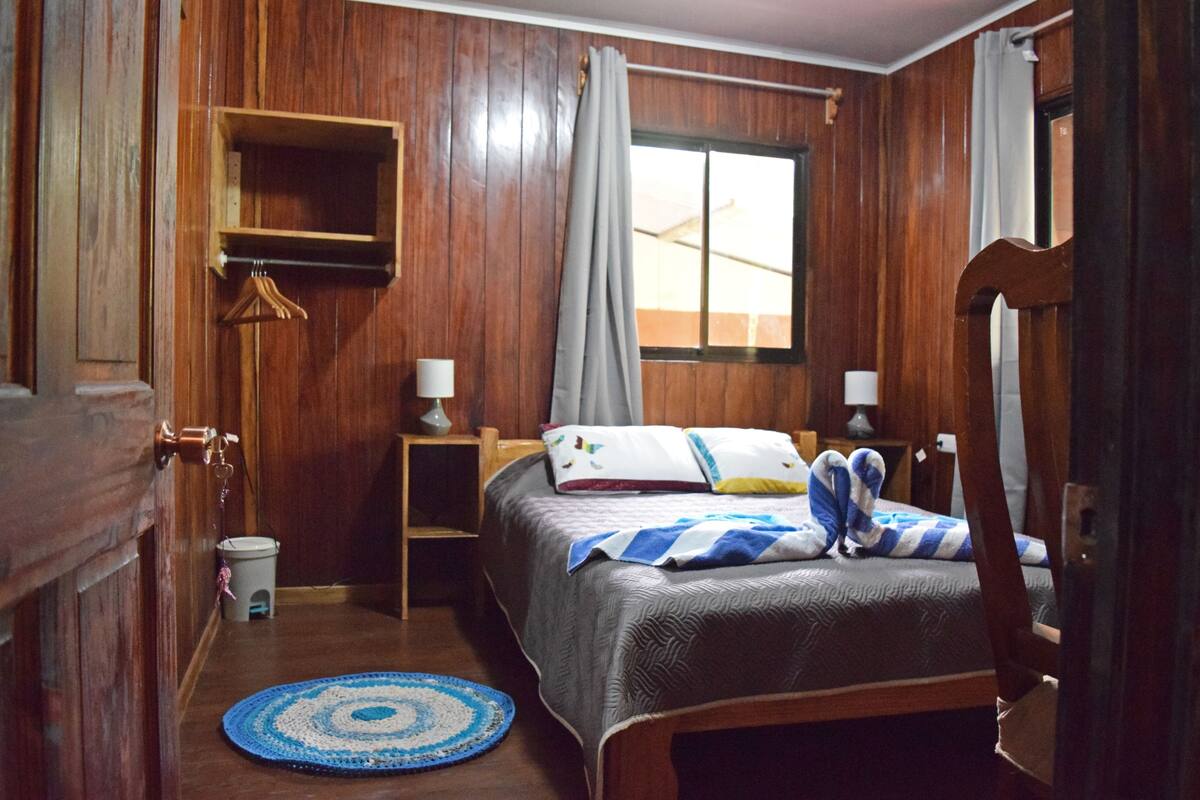 1 bedroom, in-room safe, desk, WiFi (free)