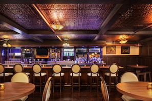 Bar (on property) - National Hotel Jackson, Tapestry Collection by Hilton (Jackson)