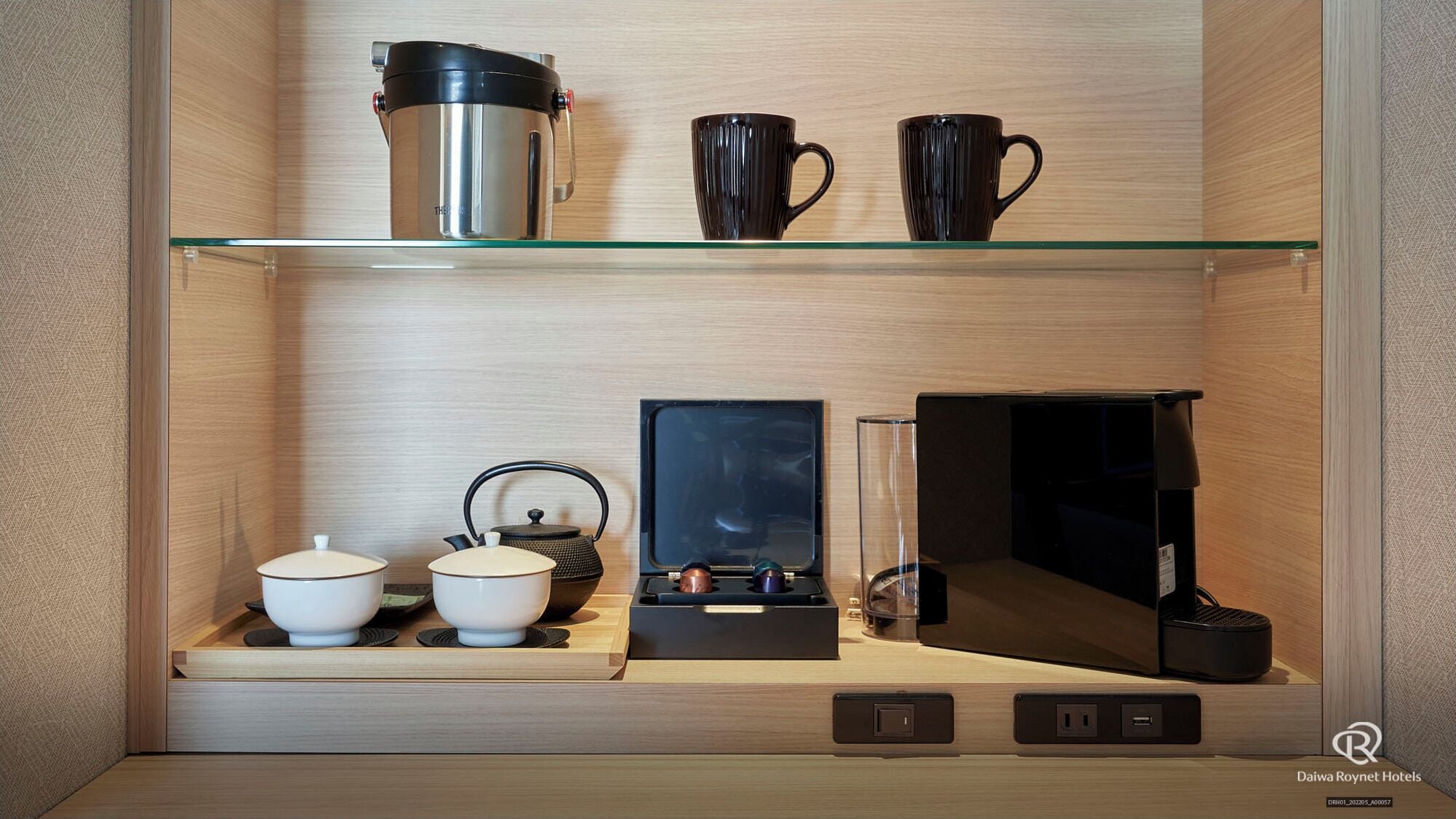 suite, non smoking | down duvets, in-room safe, desk, blackout curtains