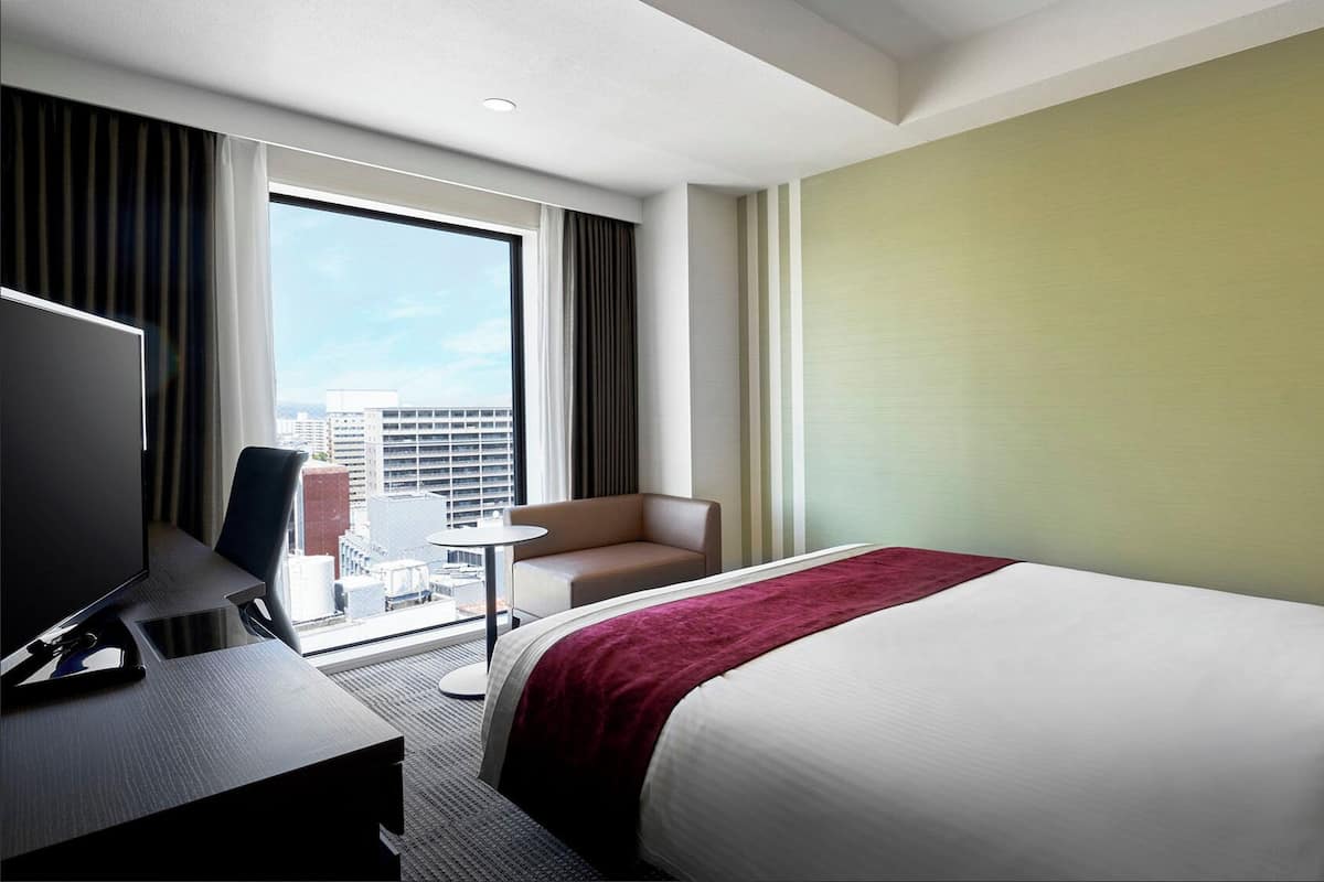 Couette en duvet d'oie, coffres-forts dans les chambres, bureau