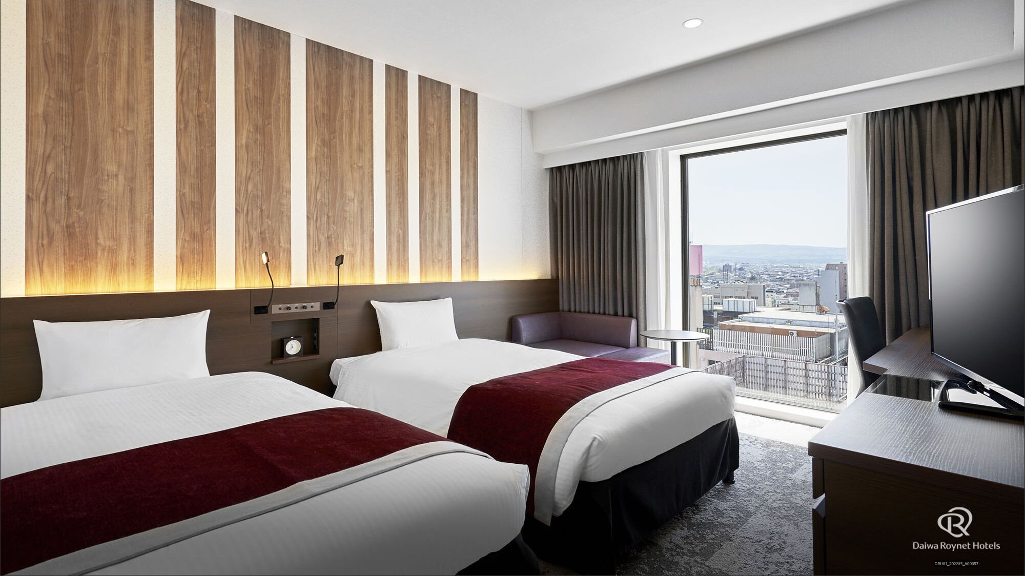 Couette en duvet d'oie, coffres-forts dans les chambres, bureau