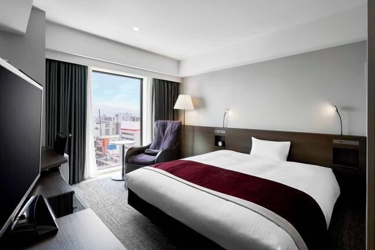 Couette en duvet d'oie, coffres-forts dans les chambres, bureau