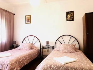Standard Twin Room, Balcony