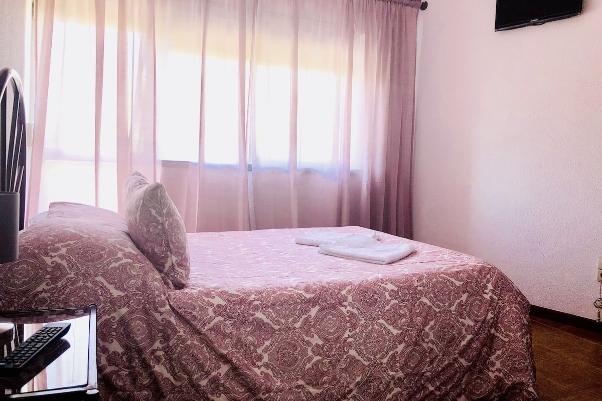 Standard Double Room | WiFi (free), bed sheets