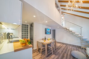 Dining - Feel like an Emperor Apartment (Split)