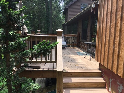 Beautiful Log Home on the Loyalsock Creek ”2018 Pa river of the year”