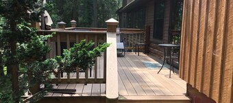 Beautiful Log Home on the Loyalsock Creek ”2018 Pa river of the year”