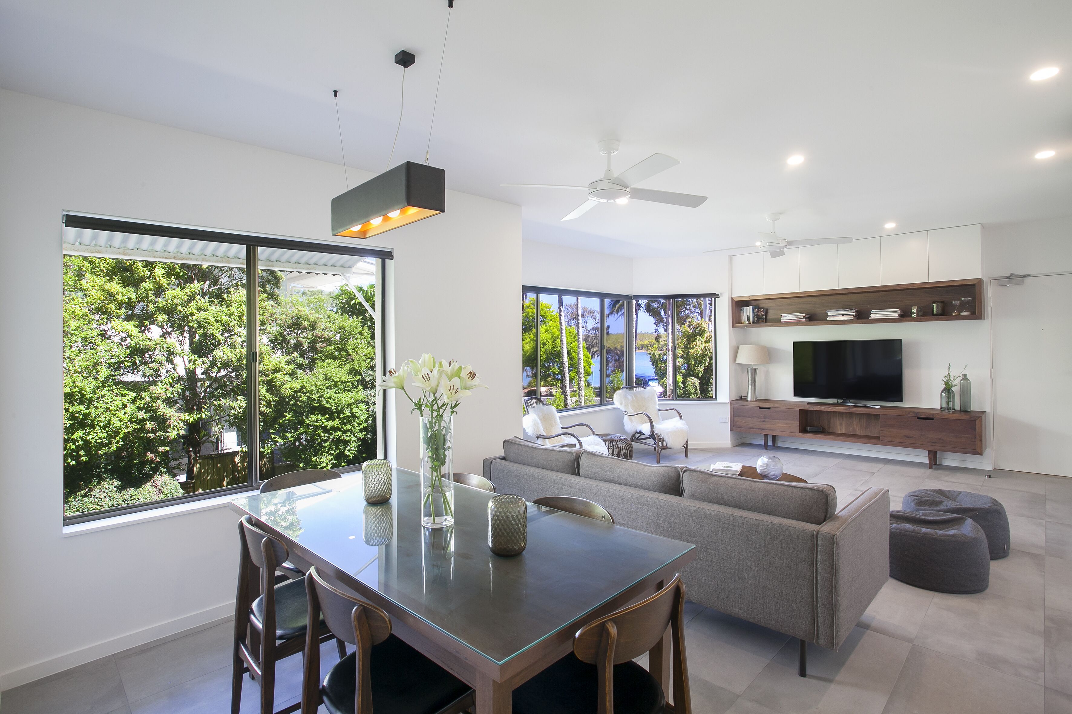 TV, DVD player, books, stereo