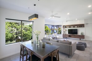 TV, DVD player, books, stereo