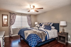 4 bedrooms, desk, iron/ironing board, free WiFi