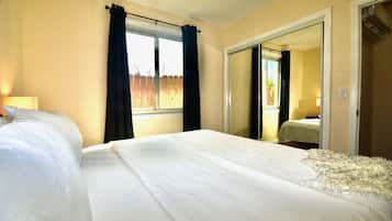 2 bedrooms, desk, iron/ironing board, free WiFi