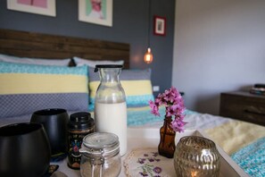 1 bedroom, iron/ironing board, WiFi - Harmonica - unique modern chic apartment (Katoomba)