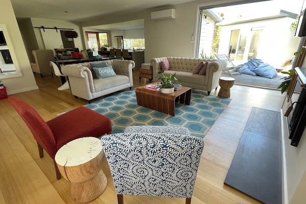 Spacious lounge area