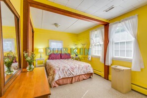 3 bedrooms, iron/ironing board, free WiFi