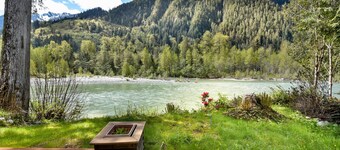 ❤️️️Relaxing, Remote Riverfront❤️️️COVID Free Since ‘83❤️️️Satisfaction Guaranty