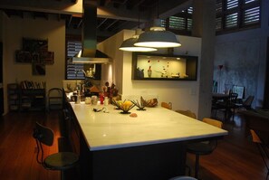 Dining - BirdHouse@Gamboa, Panama Canal (Gamboa)
