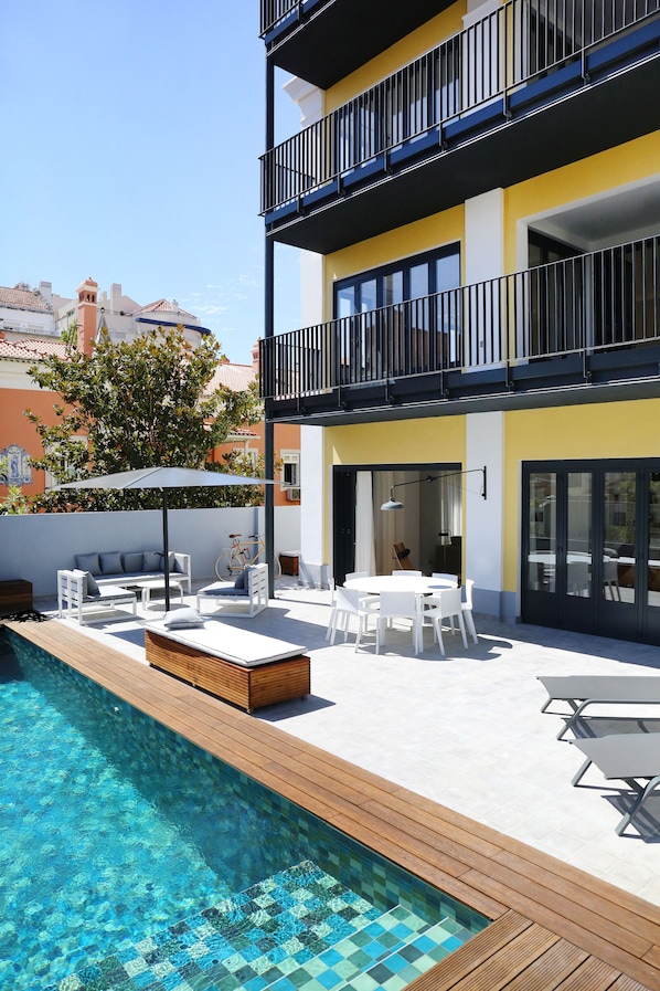 Outdoor pool, a heated pool