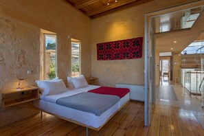 4 Schlafzimmer, Schreibtisch, Bügeleisen/Bügelbrett, Reisekinderbett
