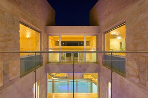 Unclassified image, 2 of 46, button