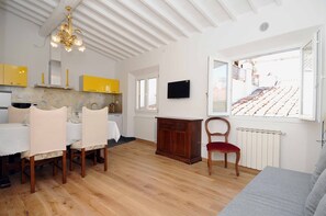 Interior - LA CUPOLA apartment with a view of the cathedral, it feels like touching it! (Firenze)
