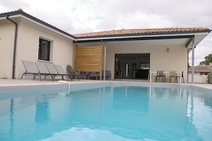 Outdoor pool, a heated pool - NEW VILLA WITH HEATED POOL (Messanges)