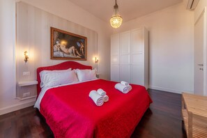 3 bedrooms, iron/ironing board, travel cot, free WiFi - Moma Domus - Luxury apartment up to 7 people 3 bedrooms 2 Bathroom (Roma)