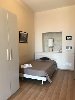 1 Schlafzimmer, Schreibtisch, Bügeleisen/Bügelbrett, kostenloses WLAN