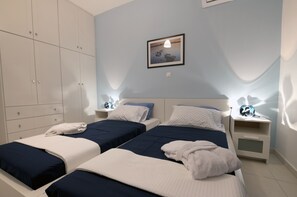 4 bedrooms, iron/ironing board, free WiFi, bed sheets