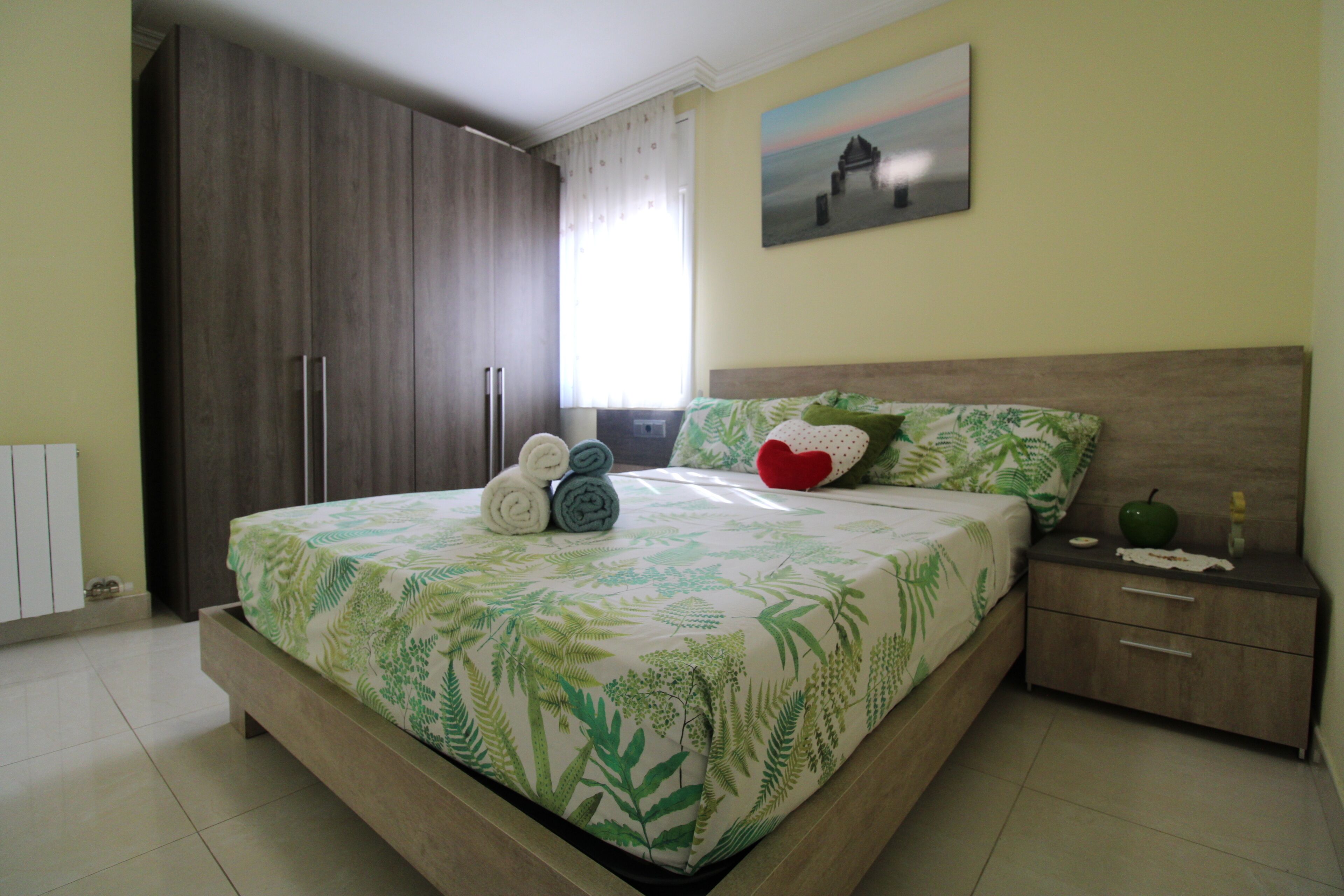 5 bedrooms, in-room safe, iron/ironing board, travel cot