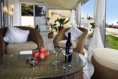 La Casita-very quiet location with stunning sea views and heated pool