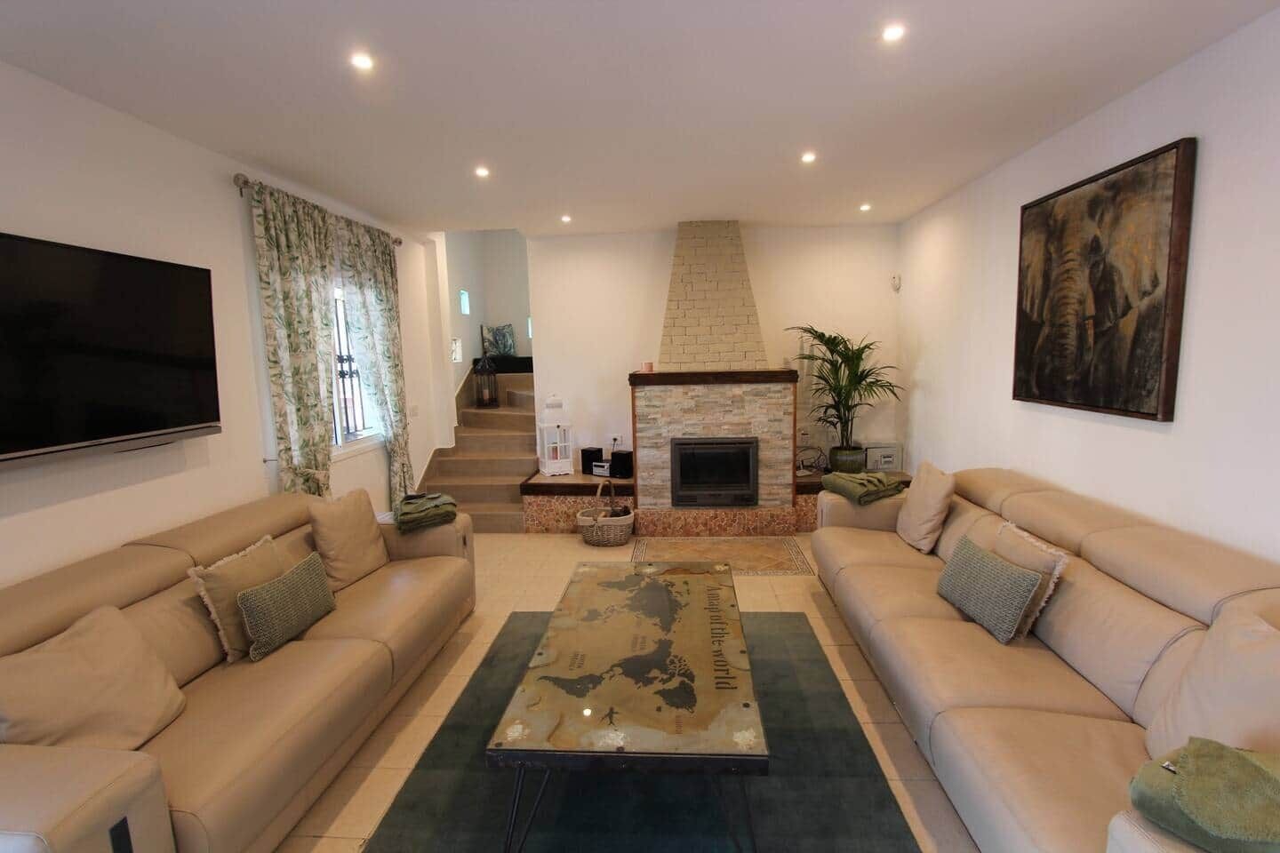 Smart TV, fireplace, stereo