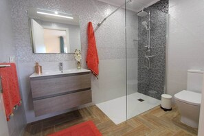 Shower, hair dryer, towels, soap - ViVa Tropical (Buzanada, Arona)
