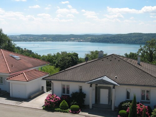 Ferienwohnung im Grünen und trotzdem in unmittelbarer Nähe zu Überlingen. 