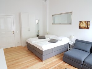 2 chambres, fer et planche Ă repasser, Wi-Fi, draps fournis