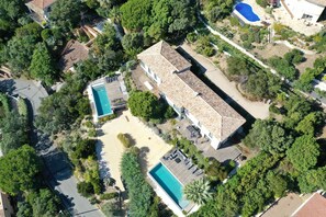 Exterior - Modern villa with stunning sea view,luxurious comfort,5 bedrooms,3 bathrooms,11P (Rayol-Canadel-Sur-Mer)