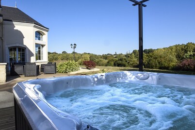 Le Petit Palais, piscina y spa