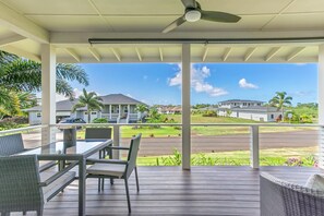 Outdoor dining - Poipu Tropical Retreat with A/C & Pool/Gym Access / MAY SPECIAL (Koloa)